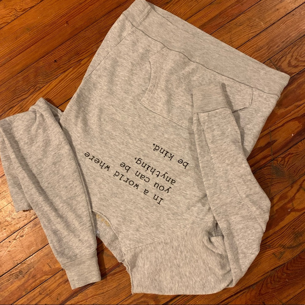 Be kind lounge sweatshirt